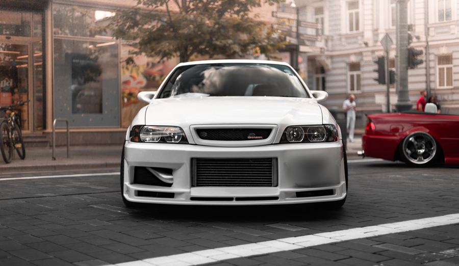 Front of the Toyota Chaser with its front-mounted intercooler