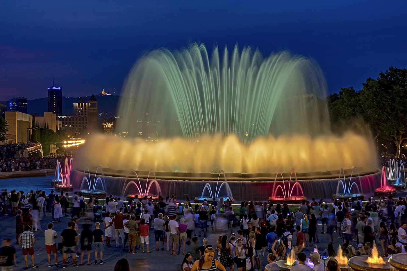 The Magic Fountain of Montju&iuml;c lit up at night